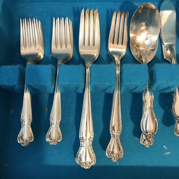 VTG Service for 8 Silver Plate Flatware Rogers Bros 48 Pieces In Original Box - Picture 7 of 13